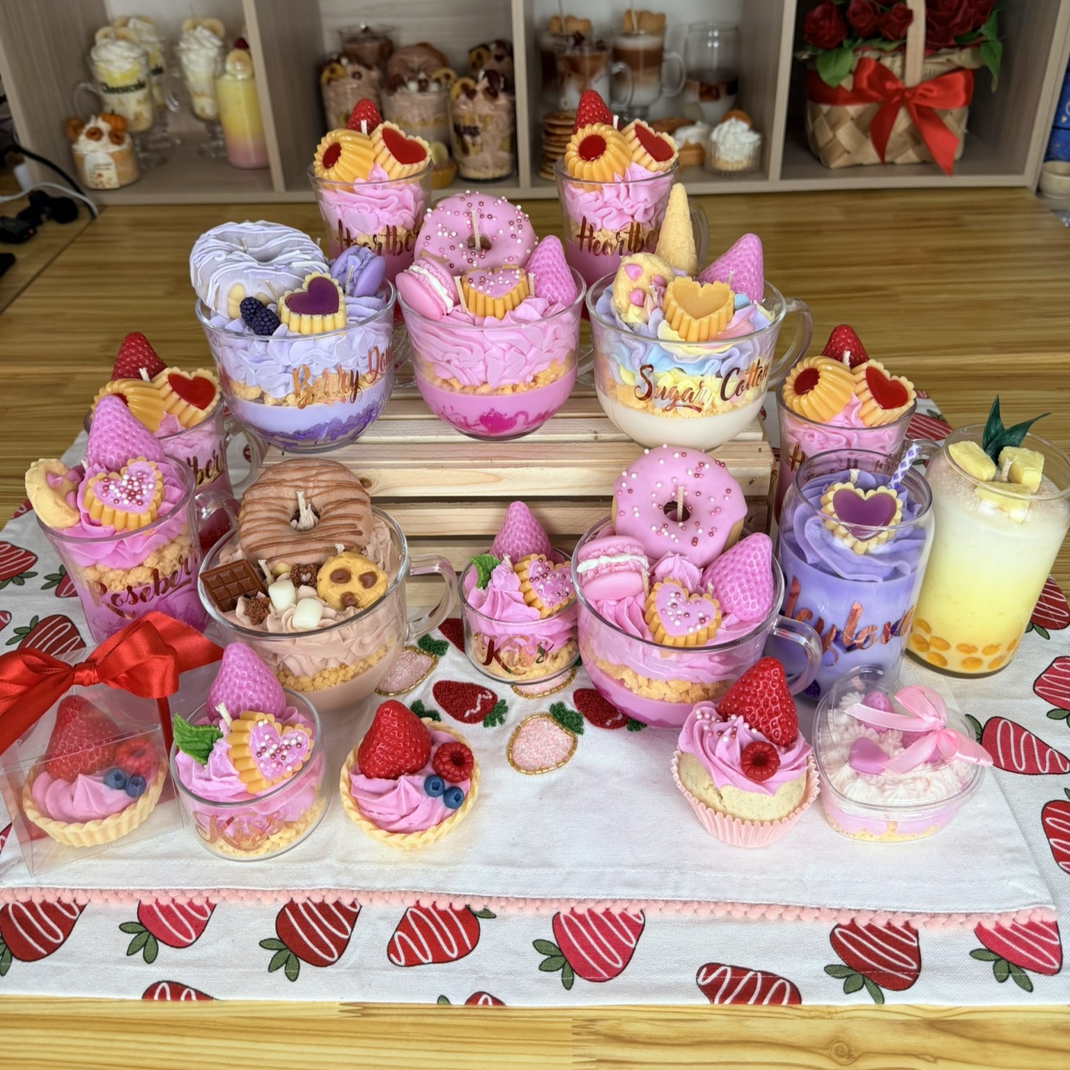 Velas decorativas tipo postre creadas en el curso